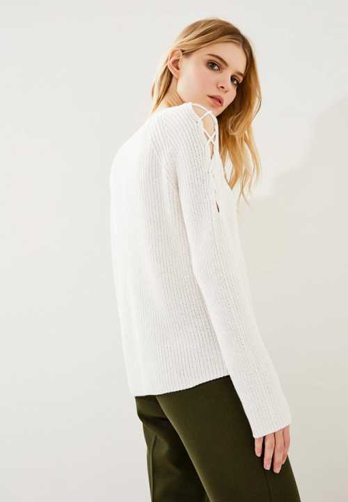Модный женский белый свитер