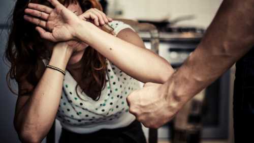 Домашнее насилие над женщинами